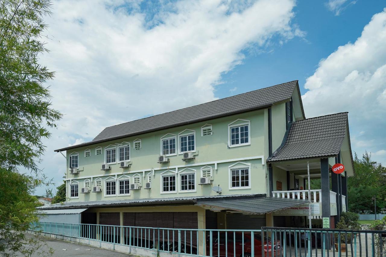 Oyo 90451 Bangi Moya Guesthouse Exterior foto